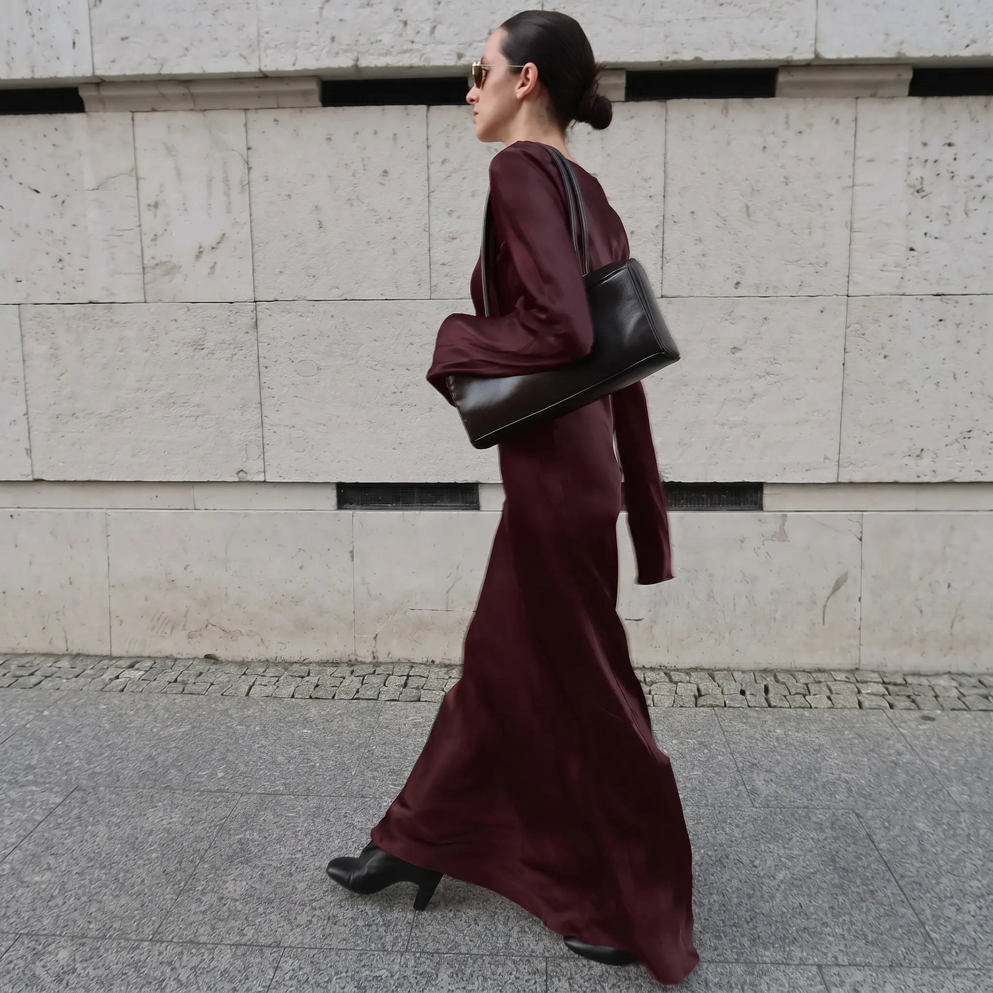 Kivrin - Elegant Maxi Dress Satin U-Neck