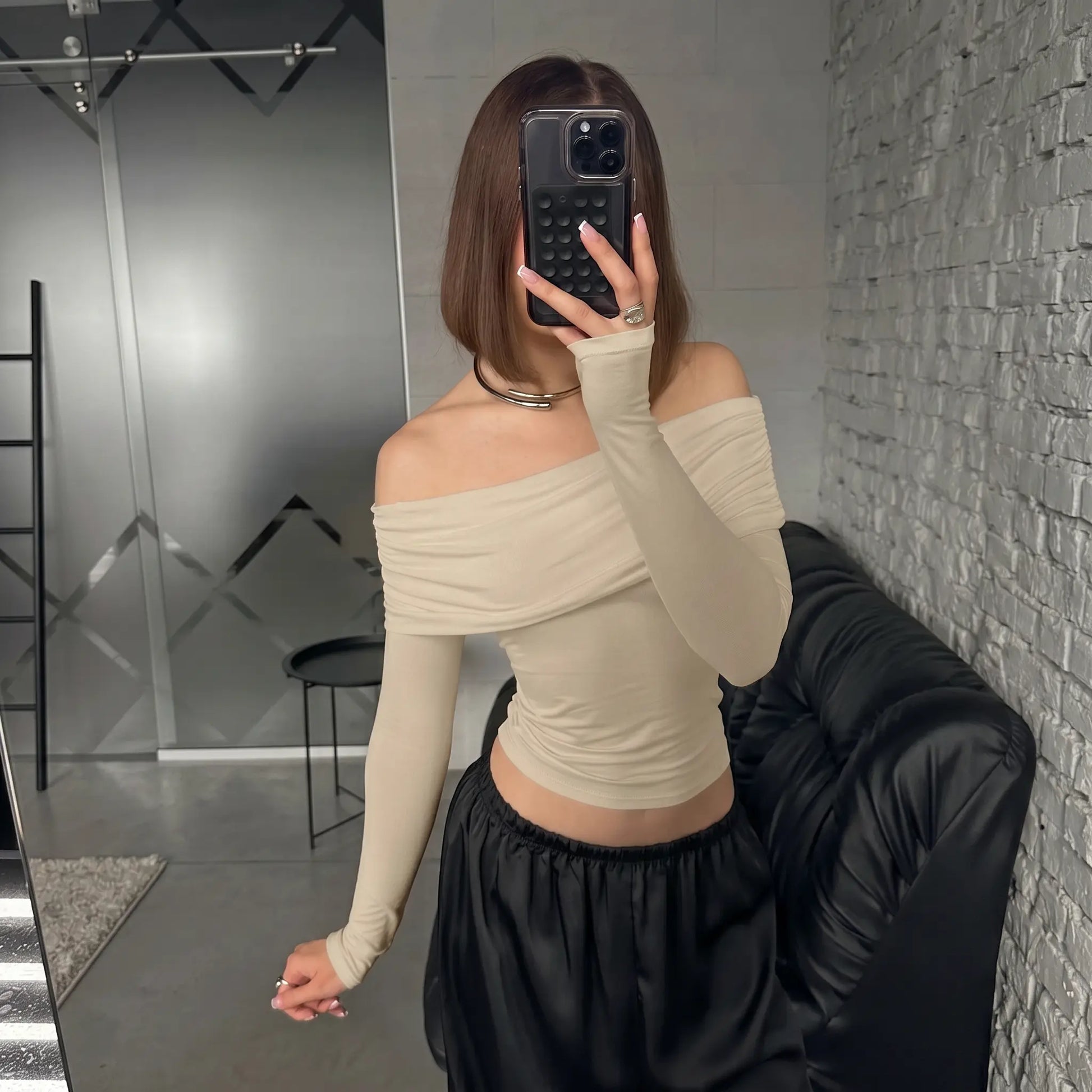 Vexlar - Elegant Ruched Off-Shoulder Top