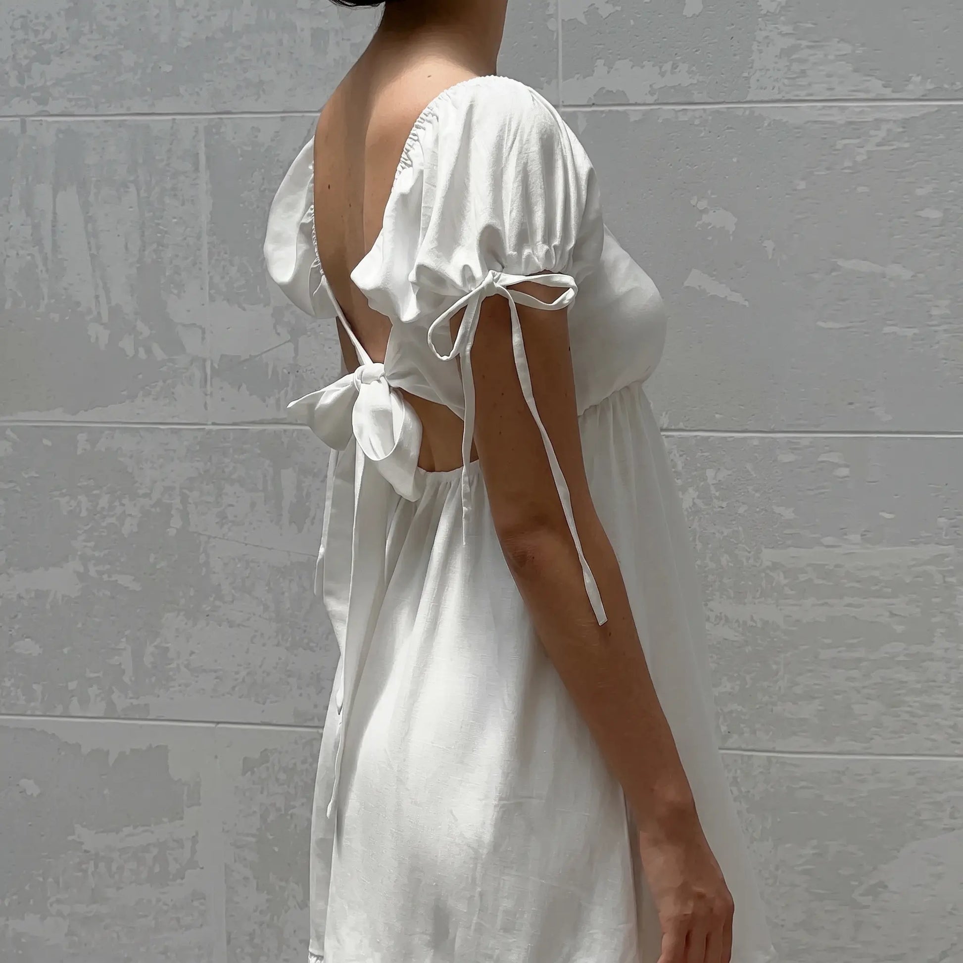 Zylpha - Elegant White Puff Sleeve Midi Dress