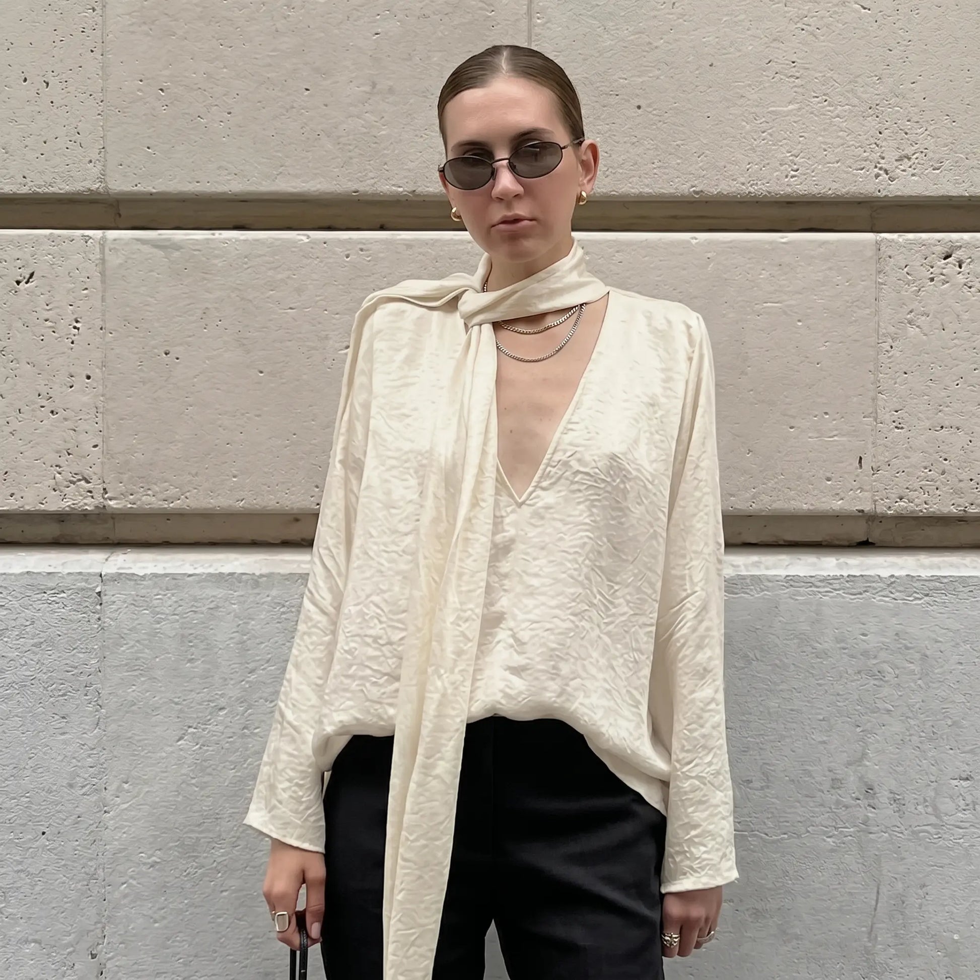 Zentoria - Elegant V-Neck Tie Blouse Creamy Ivory